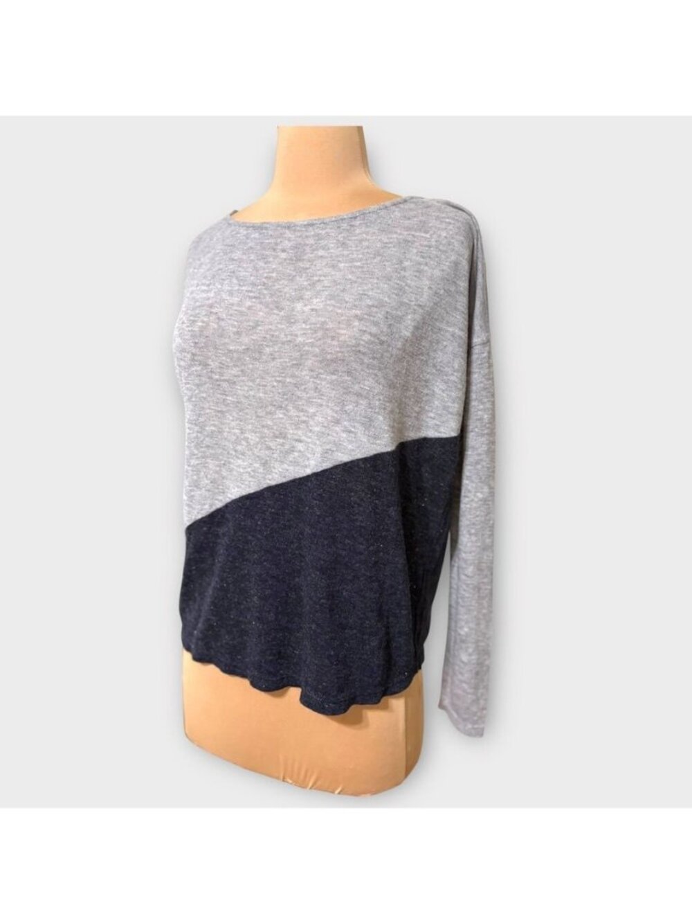Alice + Olivia AIR Sweater XS Lightweight Cashmere Wool Gray Charcoal Shimmer